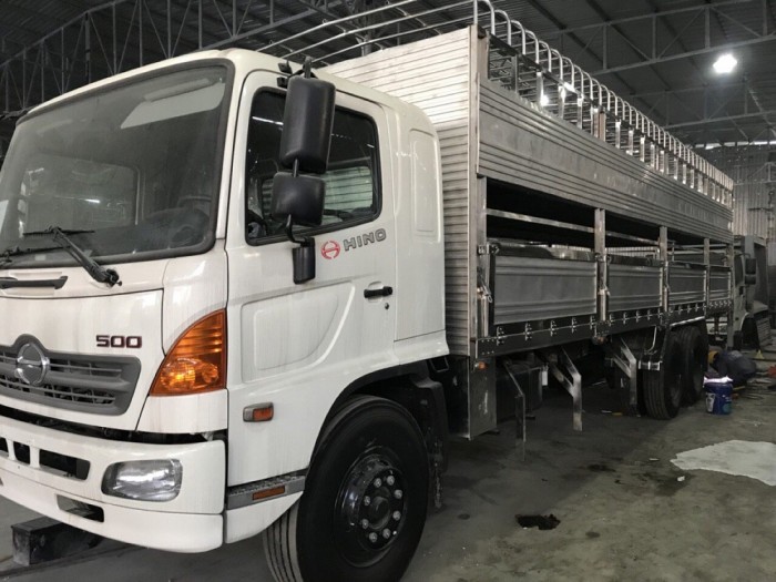 Xe tải Hino 16 tấn thùng mui bạt 9m2