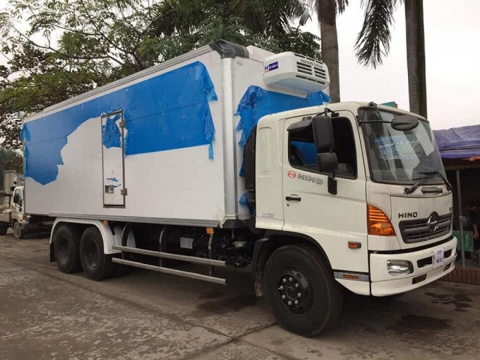 Xe tải Hino 16 tấn thùng đông lạnh
