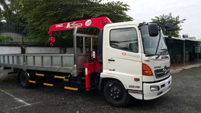 Xe tải Hino 6 tấn gắn cẩu gấp