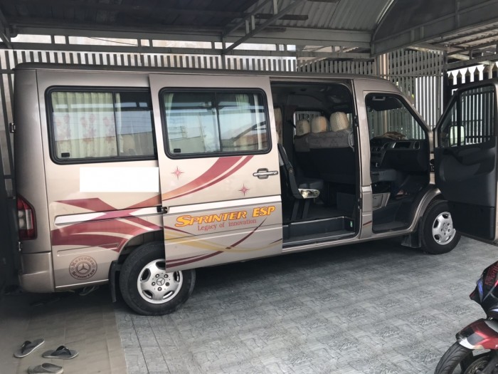 Bán xe Mercedes Sprinter 2012 máy dầu số sàn bản 311 màu xám kem