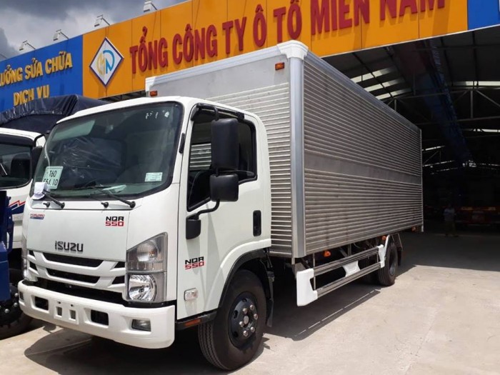 ISUZU 5.5 tấn thùng dài 6m2 giá tốt trả góp Mr. Vũ