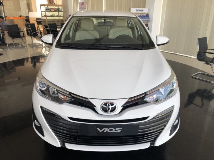 Toyota  vios 1.5G màu trắng giao ngay