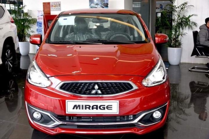 Xe ô tô Mitsubishi Kim Liên nhâp khẩu nguyên chiếc