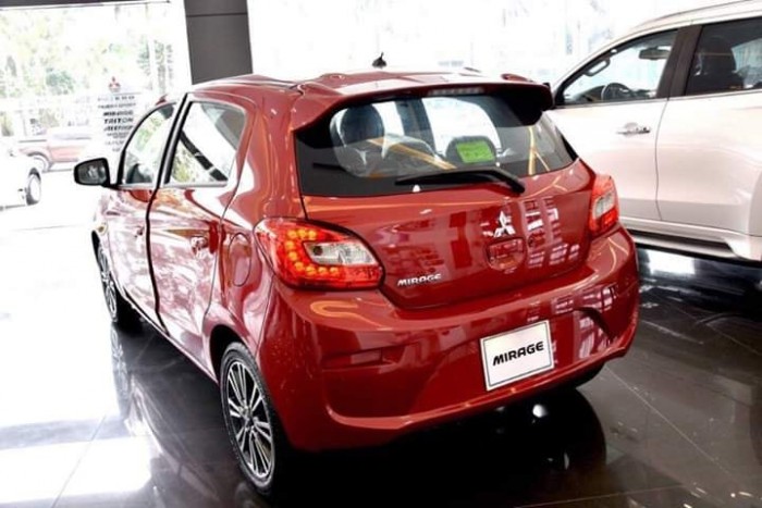 Xe ô tô Mitsubishi Kim Liên nhâp khẩu nguyên chiếc