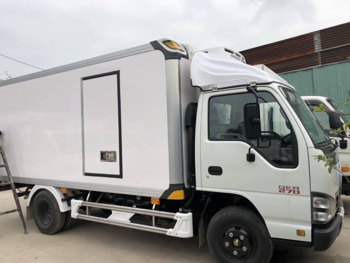 ISUZU 1.9, 2.5 tấn đông lạnh thùng QUYỀN AUTO dài ~4m4