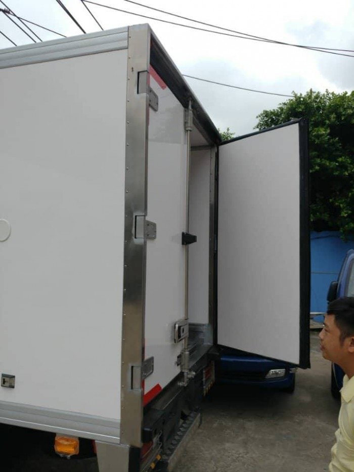 ISUZU 1.9, 2.5 tấn đông lạnh thùng QUYỀN AUTO dài ~4m4
