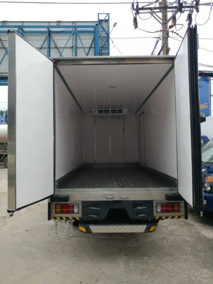 ISUZU 1.9, 2.5 tấn đông lạnh thùng QUYỀN AUTO dài ~4m4
