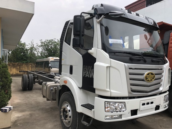 Bán xe tải FAW 7T8 thùng dài 9m8, hỗ trợ trả góp 80%