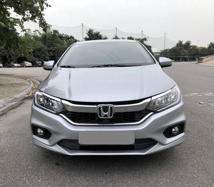 Bán honda City tự động dk 3/18 màu bạc xe đi 6000 km như mới.