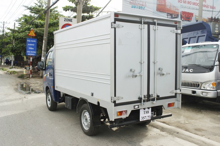 xe tải tata thùng kín 1t2
