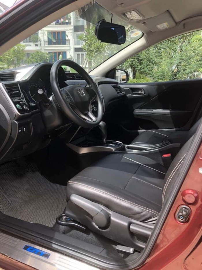 Bán gấp Honda City đời 2016, màu đỏ đô sang trọng, xe đi ít 32.000km