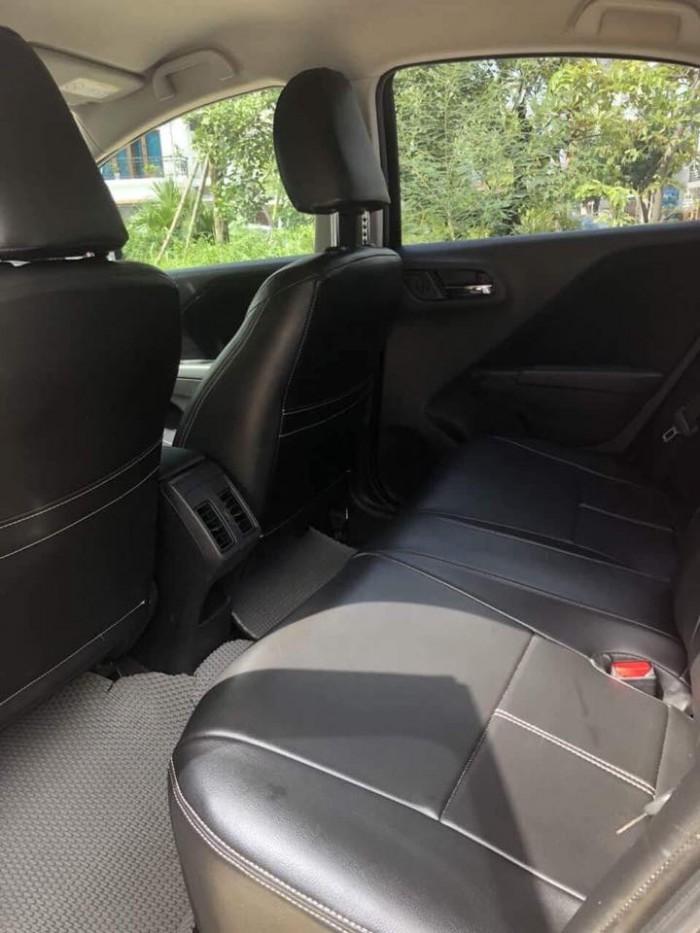 Bán gấp Honda City đời 2016, màu đỏ đô sang trọng, xe đi ít 32.000km