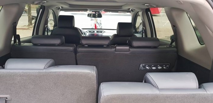 Gia đình cần bán Honda CRV, sx: 5/2018. dòng xe 7 chổ, màu bạc