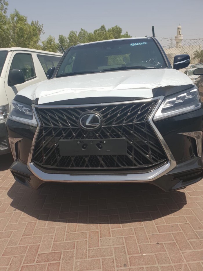 Bán xe Lexus LX 570 MBS Super Sports sản xuất 2018, màu đen, 4 ghế, nhập khẩu Trung Đông