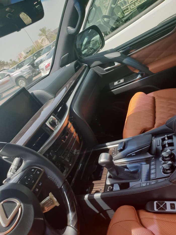 Bán xe Lexus LX 570 MBS Super Sports sản xuất 2018, màu đen, 4 ghế, nhập khẩu Trung Đông