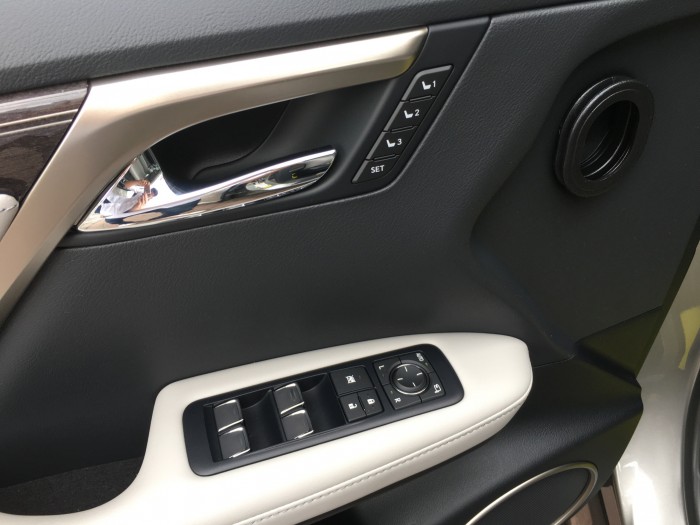 Cần bán Lexus RX 350L 07 chỗ đời 2018, màu xám (ghi), nhập khẩu nguyên chiếc Mỹ