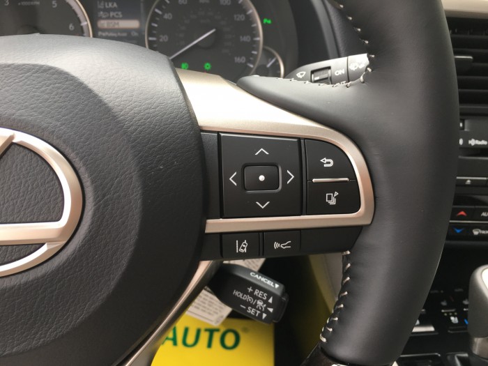 Cần bán Lexus RX 350L 07 chỗ đời 2018, màu xám (ghi), nhập khẩu nguyên chiếc Mỹ
