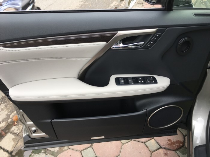 Cần bán Lexus RX 350L 07 chỗ đời 2018, màu xám (ghi), nhập khẩu nguyên chiếc Mỹ
