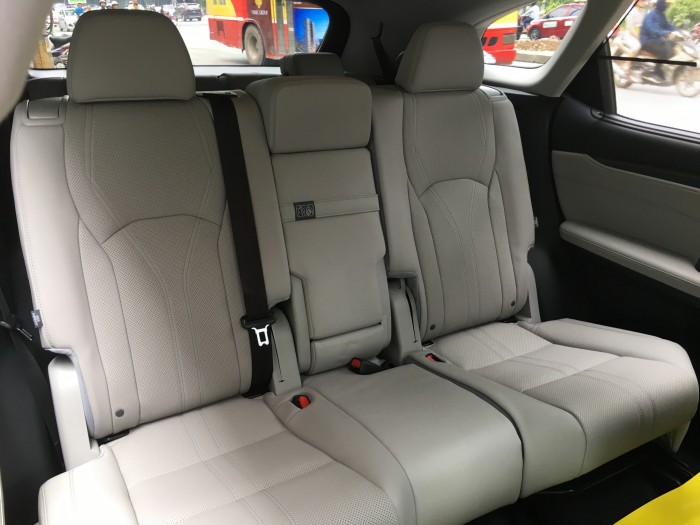 Cần bán Lexus RX 350L 07 chỗ đời 2018, màu xám (ghi), nhập khẩu nguyên chiếc Mỹ