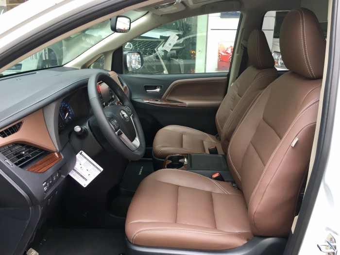 Bán Toyota Sienna Sienna Limited model 2019, màu trắng, nhập khẩu Mỹ.