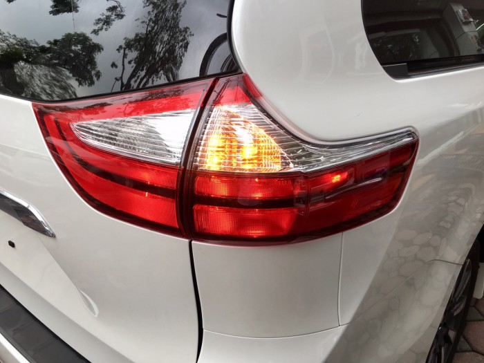 Bán Toyota Sienna Sienna Limited model 2019, màu trắng, nhập khẩu Mỹ.