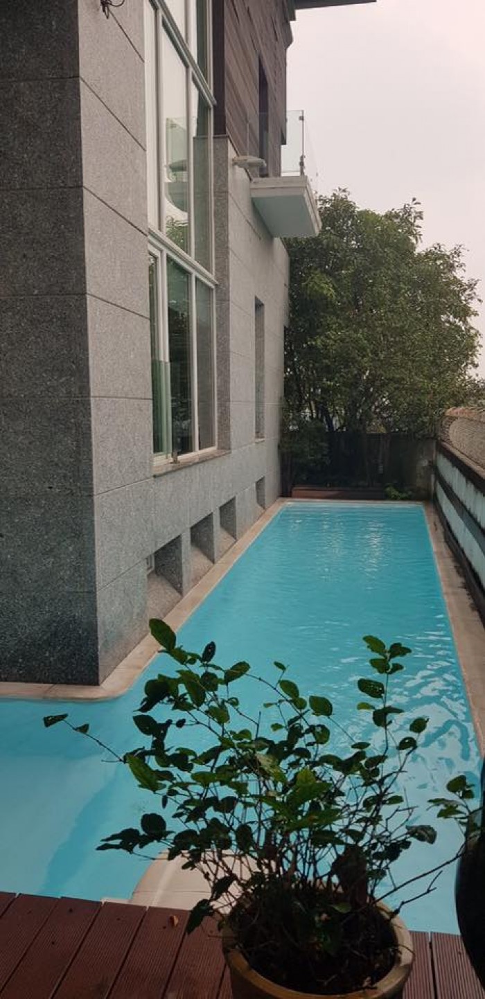 BIỆT THỰ vườn, bể bơi view ngắm sân bay Nguyễn Văn Cừ, Long Biên 363m2, 5T xíu