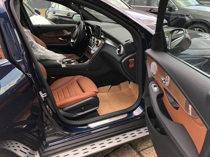 Bán Mercedes-Benz GLC300 , xe giao ngay đủ màu .