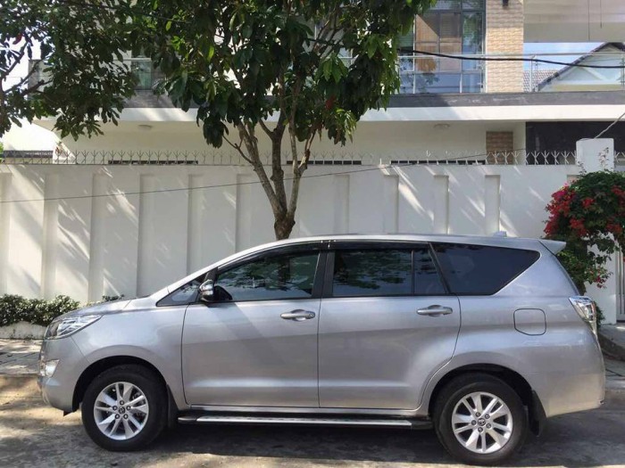 Gia đình cần bán Innova 2017, số sàn, màu xám,  biển số tỉnh gần sài gòn, gia đình sử dụng