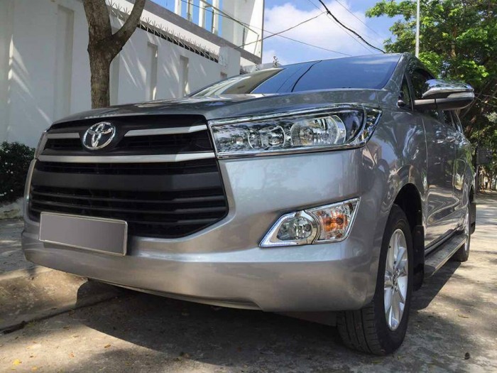 Gia đình cần bán Innova 2017, số sàn, màu xám,  biển số tỉnh gần sài gòn, gia đình sử dụng