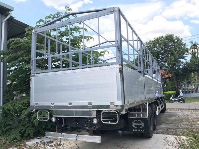 HINO 3 chân15 tấn thùng INOX bửng nhôm dài 9m2 giá tốt