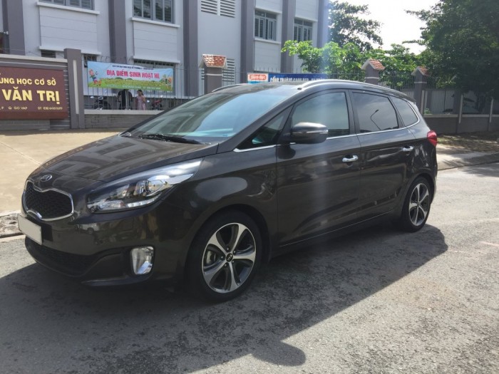 Cần bán xe Kia Rondo 2017 số tự động màu xám zin cực chất
