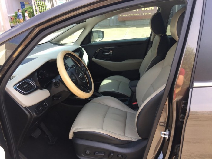 Cần bán xe Kia Rondo 2017 số tự động màu xám zin cực chất