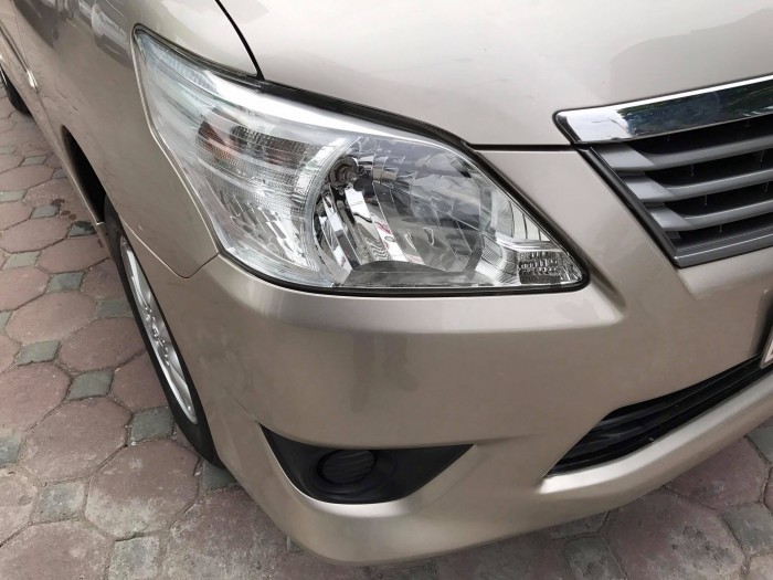Bán xe Innova 2014 màu vàng cát đẹp như mới,