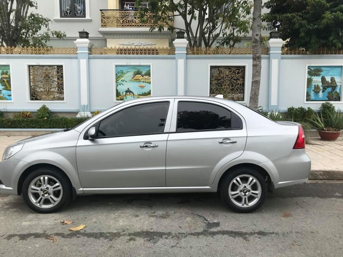 Chevrolet Aveo 2016 màu bạc số sàn,xe dùng kỹ