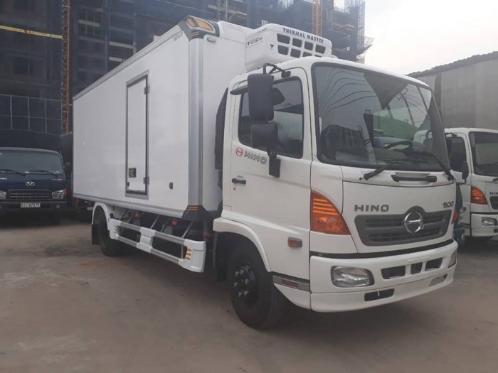 HINO 6.4 tấn thùng đông lạnh dài 6m7 giá chất trả góp