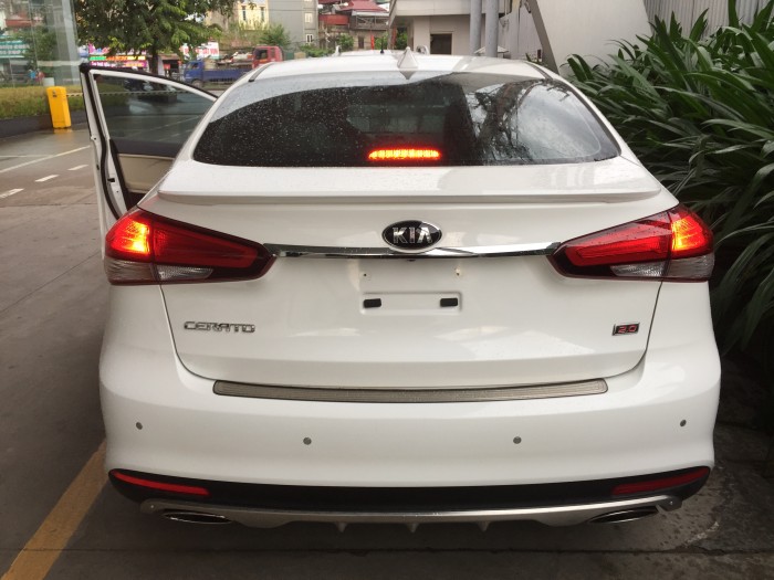 Kia Cerato 2018 - Hỗ trợ NH 85% không cần chứng minh TN - Xe còn cực ít