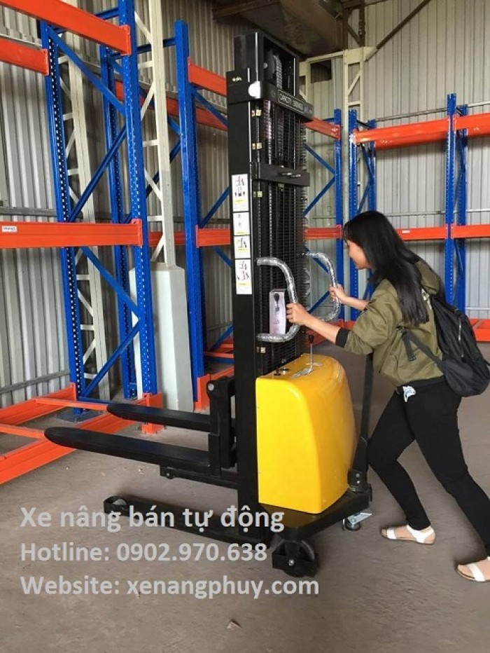 Xe nâng bán tự động 1 tấn Liftstar