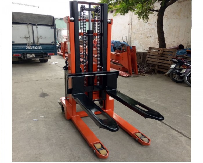 Xe nâng bán tự động 1 tấn Liftstar