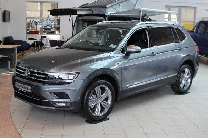 [TRẢ TRƯỚC 350TR] Xe gầm cao 7 chỗ Volkswagen Tiguan 2.0 turbo nhập Đức, dáng đẹp, giá tốt, rất hot, đủ màu