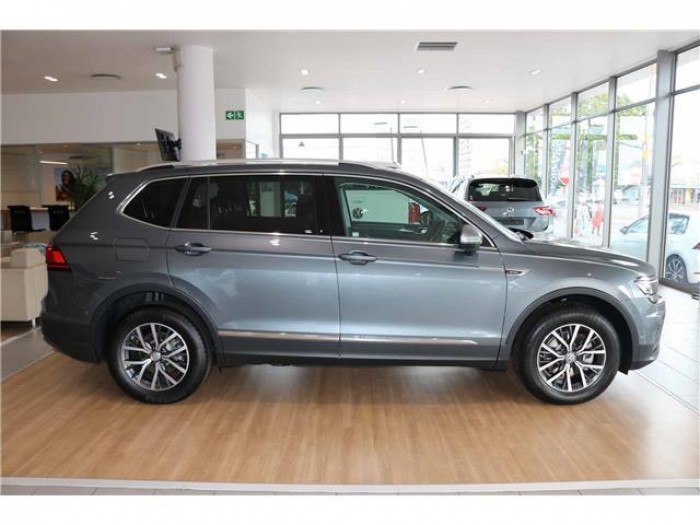 [TRẢ TRƯỚC 350TR] Xe gầm cao 7 chỗ Volkswagen Tiguan 2.0 turbo nhập Đức, dáng đẹp, giá tốt, rất hot, đủ màu