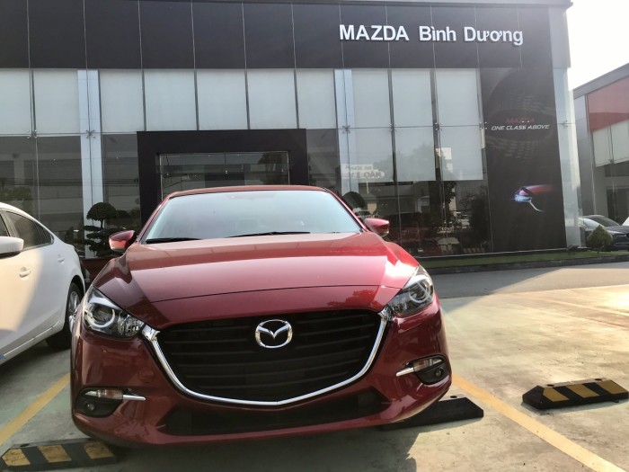Mazda 3 1.5 SD màu Đỏ mới 46V 2019 Mazda Bình Dương, hỗ trợ vay 85%, giao xe liền và nhiều quà tặng
