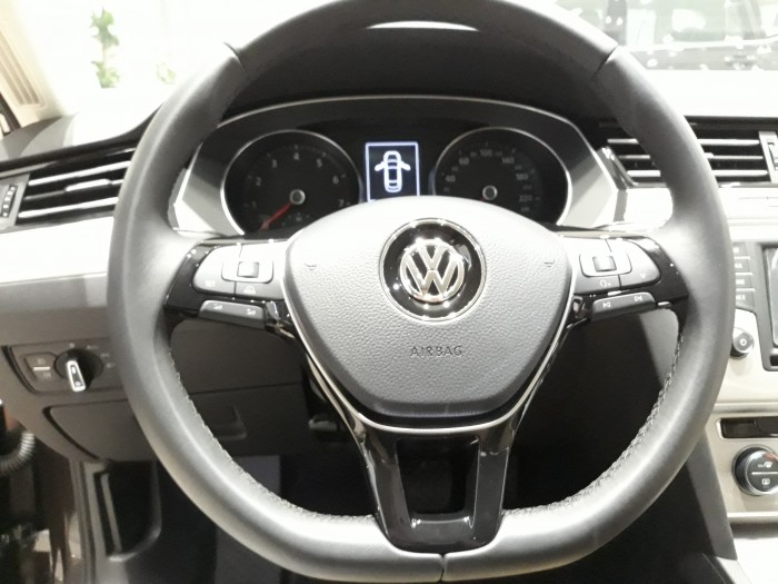 Bán xe Passat 1.8 turbo 5 chỗ, trả trước 300 triệu lấy xe Đức, bảo hành ko giới hạn km