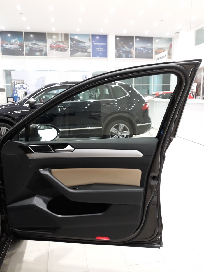 Bán xe Passat 1.8 turbo 5 chỗ, trả trước 300 triệu lấy xe Đức, bảo hành ko giới hạn km