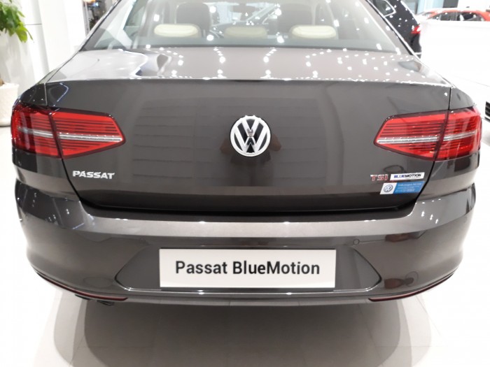 Bán xe Passat 1.8 turbo 5 chỗ, trả trước 300 triệu lấy xe Đức, bảo hành ko giới hạn km