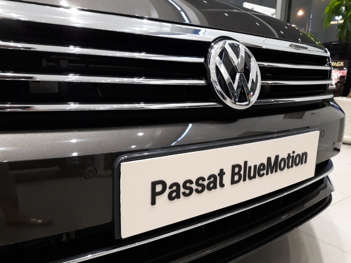 Bán xe Passat 1.8 turbo 5 chỗ, trả trước 300 triệu lấy xe Đức, bảo hành ko giới hạn km
