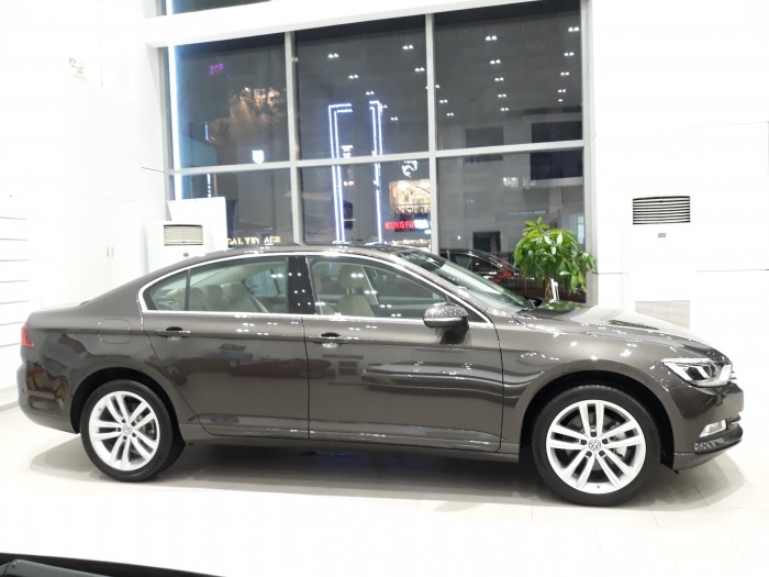 Bán xe Passat 1.8 turbo 5 chỗ, trả trước 300 triệu lấy xe Đức, bảo hành ko giới hạn km