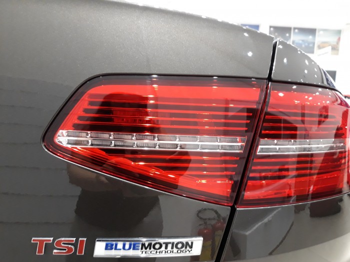 Bán xe Passat 1.8 turbo 5 chỗ, trả trước 300 triệu lấy xe Đức, bảo hành ko giới hạn km