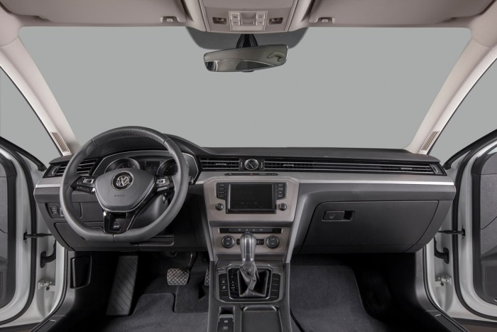 Xe 5 chỗ Volkswagen PASSAT 1.8 turbo, full option, sang trọng, lái đã, bao thử, giá tốt nhất thị trường