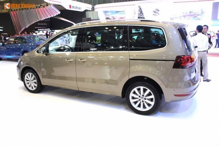 Volkswagen Sharan 2.0 turbo 7 chỗ, cho gia đình, sang trọng, full option, của trời.