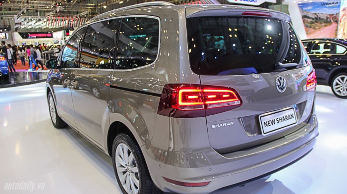 Volkswagen Sharan 2.0 turbo 7 chỗ, cho gia đình, sang trọng, full option, của trời.
